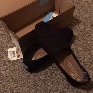 Brand new toms